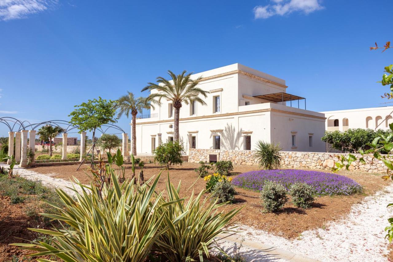 Il Giardino Grande - Dimora In Salento Bed & Breakfast Parabita Dış mekan fotoğraf