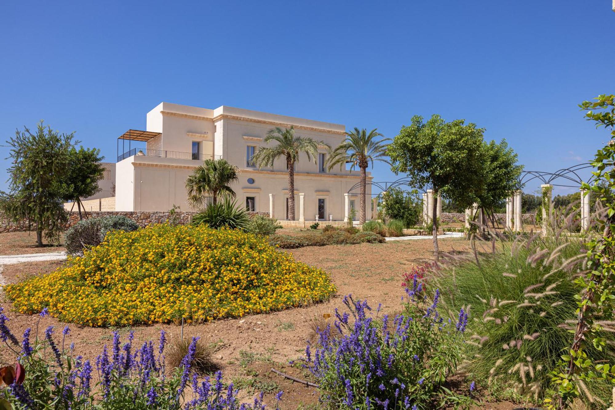 Il Giardino Grande - Dimora In Salento Bed & Breakfast Parabita Dış mekan fotoğraf